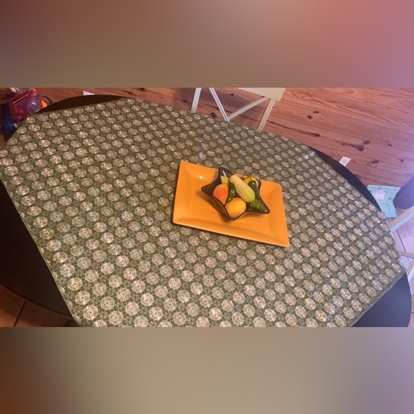 Table/Picnic Throw.  Color Green/White 💚 - Picture 5 of 6